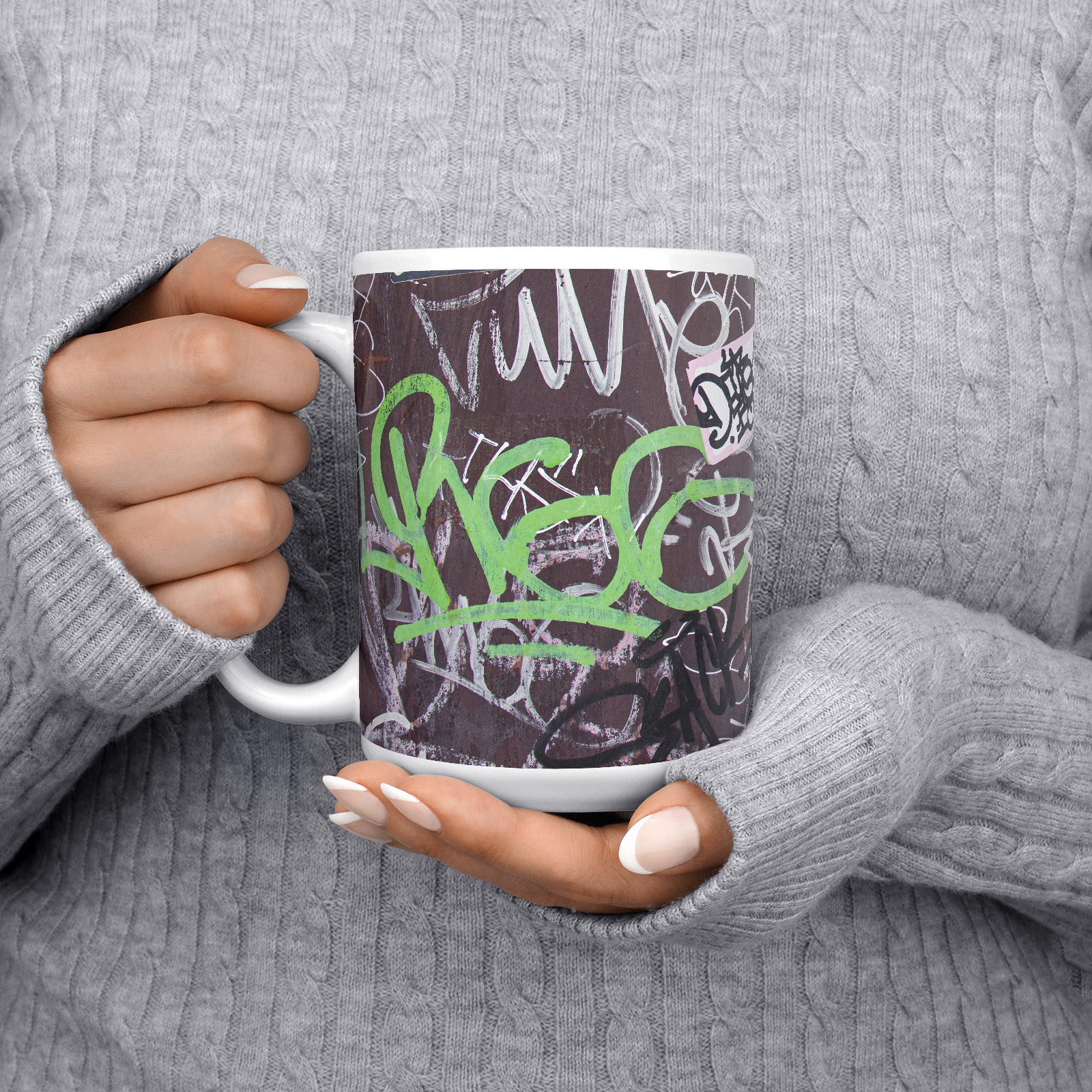 Be inspired by our Urban Art Coffee Mug "Hack Attakk - No2" from Chiang Mai. This mug features an 15oz size with the handle on the left.